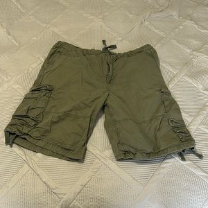 Old navy men’s cargo shorts